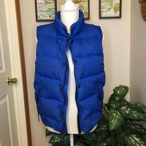 American eagle puffer vest small
